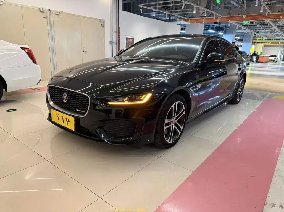 Jaguar XEL Jaguar XEL 2023 2.0T 250PS R-DYNAMIC S Progressive Sports Edition 2023 — photo 1, buy with delivery to Moscow