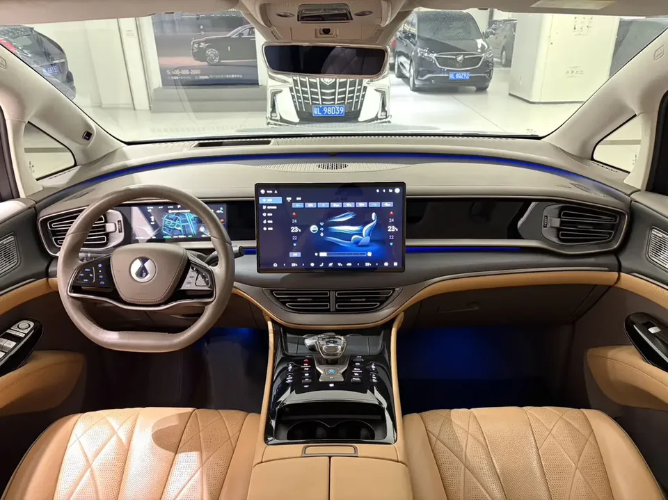Denza D9 DM D9 DM 2022 970 4WD flagship model 2023 — thumbnail 3