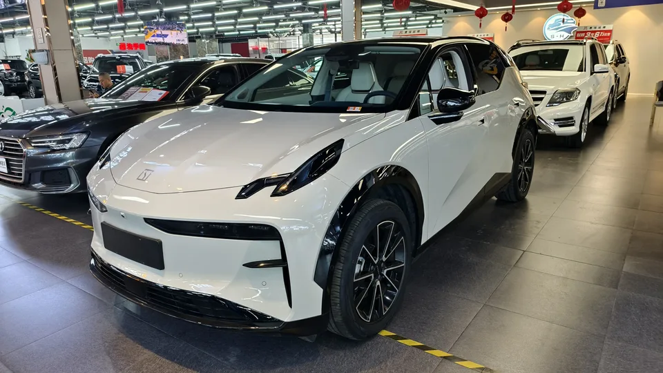 Zeekr X 2024