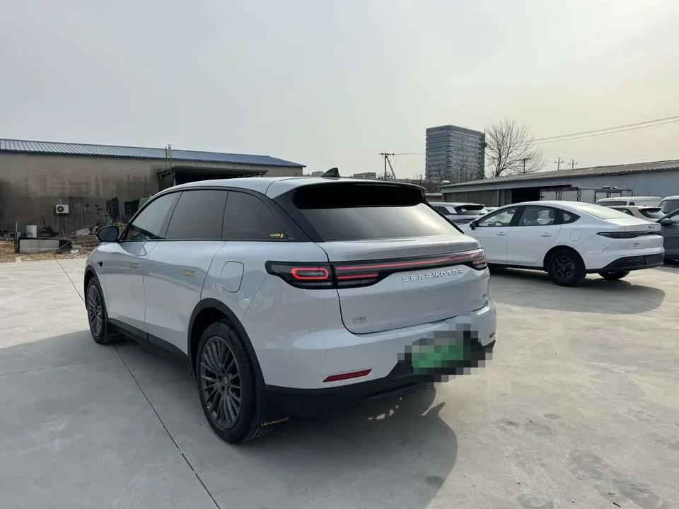 Leapmotor Zero running C11 Extended Range 180 Comfort Edition 2023 — миниатюра 2