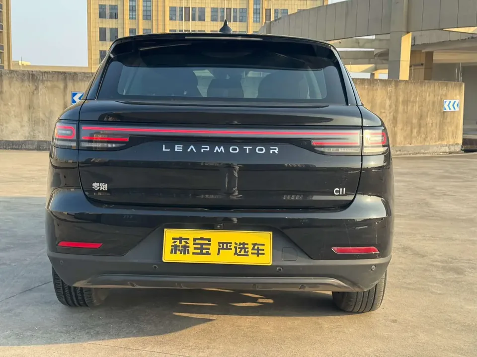 Leapmotor Zero running C11 Pure Electric 515 Smart Edition 2025 — миниатюра 2