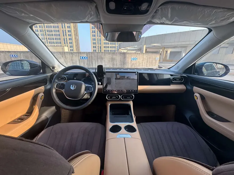 Leapmotor Zero running C11 Pure Electric 515 Smart Edition 2025 — миниатюра 3