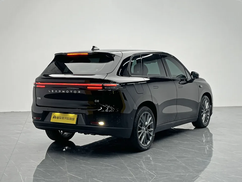 Leapmotor Zero running C10 Extended Range 210 Intelligent Edition 2024 — миниатюра 5