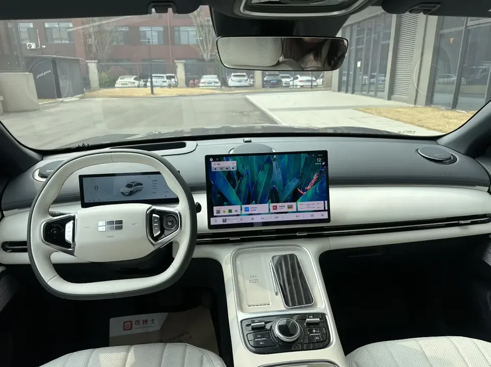 Geely Galaxy Starship 7 EM-i Galaxy Starship 7 EM-i 2025 120KM Exploration+ Edition 2025 — миниатюра 5