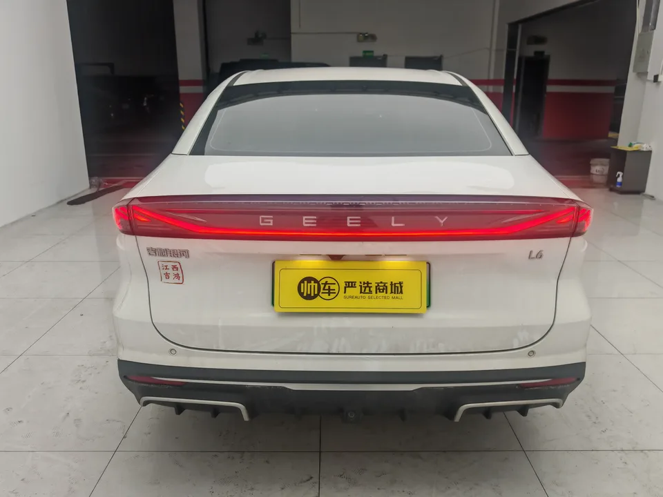 Geely Galaxy L6 Longteng Edition 1.5T DHT 125km PLUS 2024 — миниатюра 4