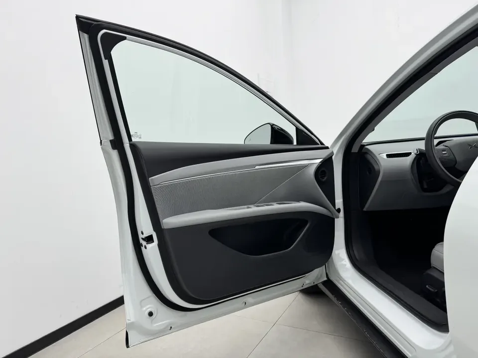 XPeng Xiaopeng MONA M03 600 Ultra-long-range Max version 2025 — миниатюра 3