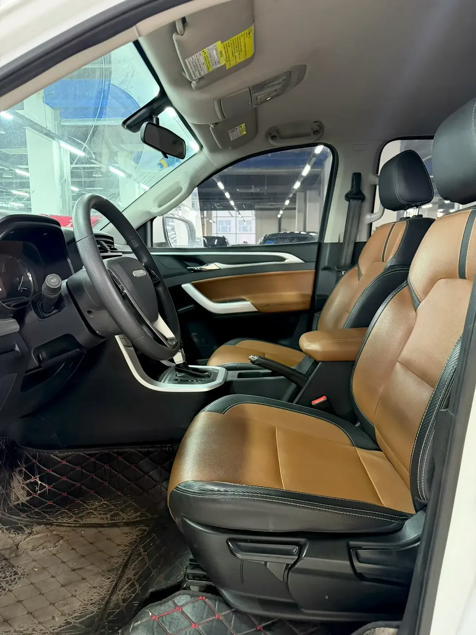Datong Maxus T70 2.0T diesel automatic four-wheel drive Australian version standard box 2023 — миниатюра 5