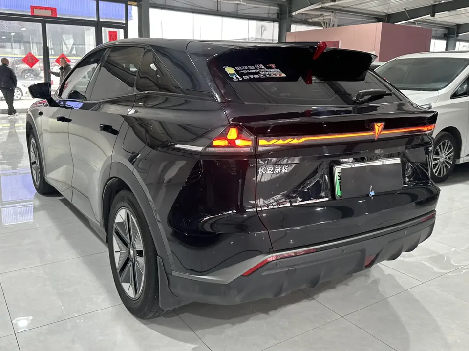 Deepal dark blue S07 200Max 2nd Anniversary Black Gold Knight Edition 2024 — миниатюра 4