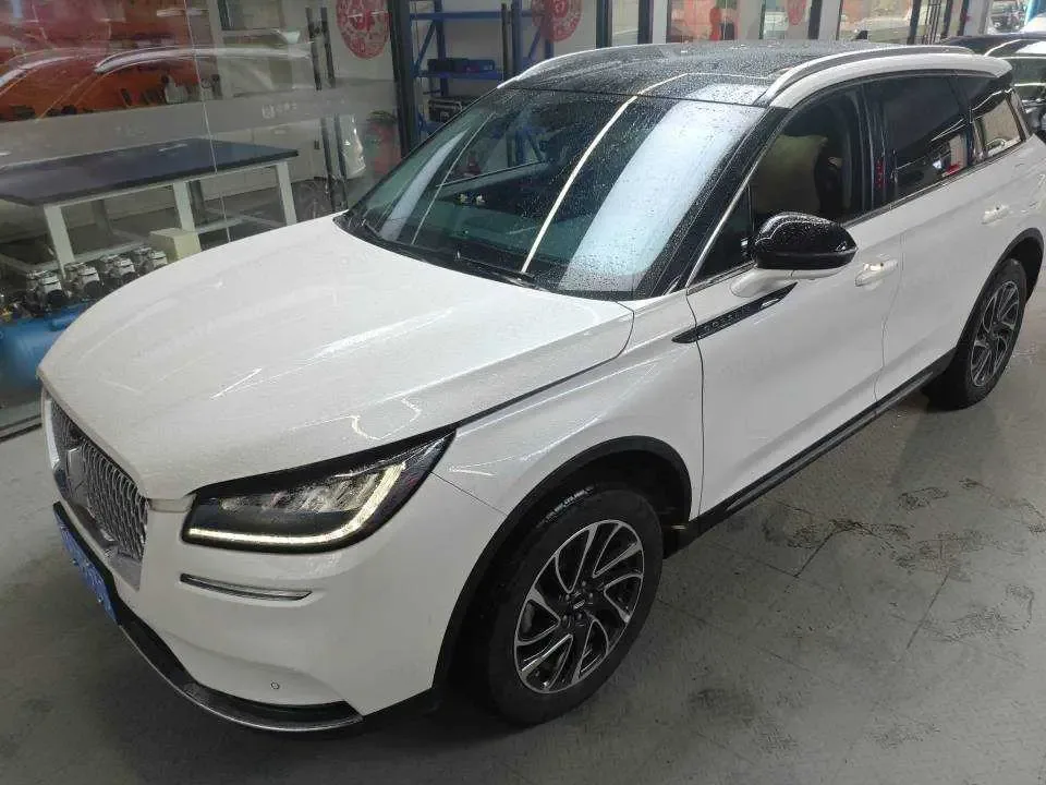 Lincoln Adventurer 2022