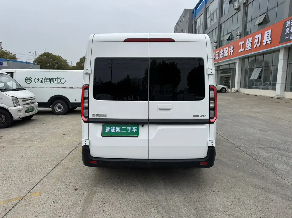 Remote Super VAN Facelift Driving Edition, Action-Oriented Short Wheelbase, Mid-Roof, 51kWh 2025 — миниатюра 2