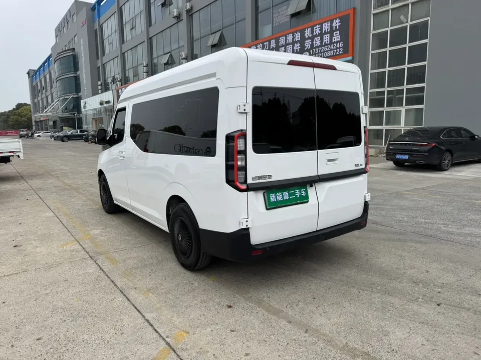 Remote Super VAN Facelift Driving Edition, Action-Oriented Short Wheelbase, Mid-Roof, 51kWh 2025 — миниатюра 4