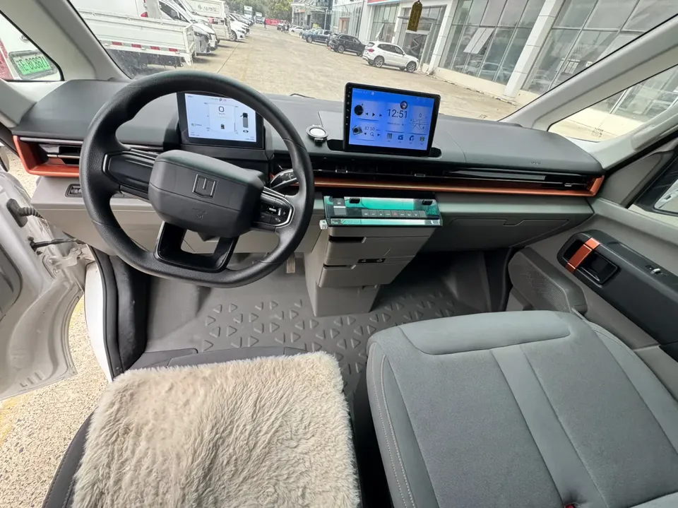 Remote Super VAN Facelift Driving Edition, Action-Oriented Short Wheelbase, Mid-Roof, 51kWh 2025 — миниатюра 5