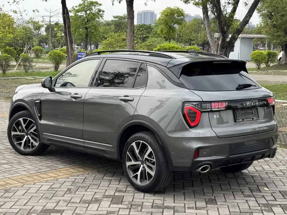 Lynk & Co 01 Lynk & Co 01 2021 2.0TD 4WD Dark Night Edition 2022 — миниатюра 2