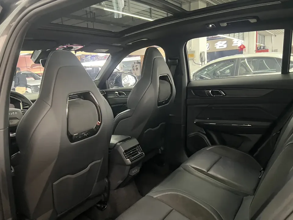 Lynk & Co 01 Lynk & Co 01 2023 EM-F AM 2023 — миниатюра 3