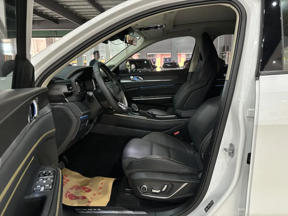 Lynk & Co 01 2.0TD 2WD Global Edition 2024 — миниатюра 4