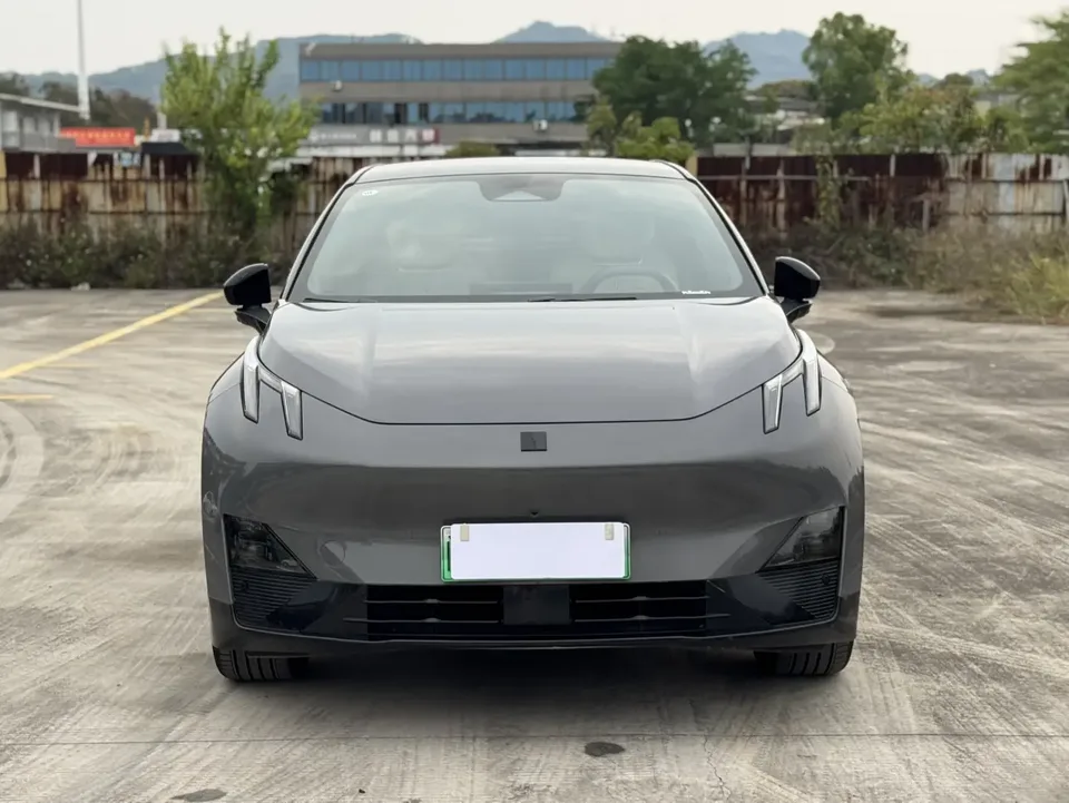 Lynk & Co Z20 2025