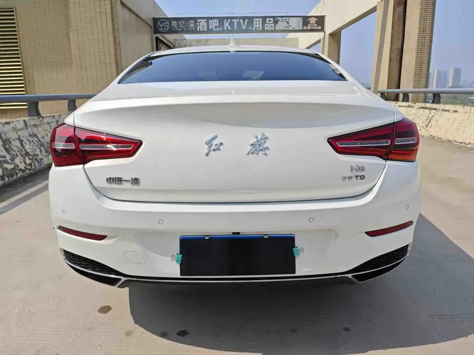Hongqi H5 classic Hongqi H5 Classic 2022 Classic 1.8T Automatic Intelligent Connected Flag Collar Edition 2023 — миниатюра 2