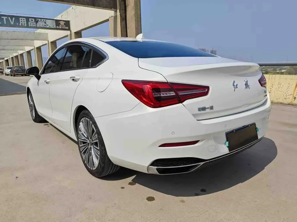 Hongqi H5 classic Hongqi H5 Classic 2022 Classic 1.8T Automatic Intelligent Connected Flag Collar Edition 2023 — миниатюра 4