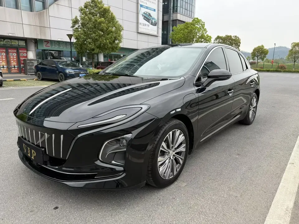 Hongqi E-QM5 2023