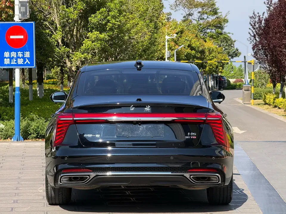 Hongqi H5 Hongqi H5 2023 1.5T DCT Zhilian Qiyun Edition 2023 — миниатюра 2