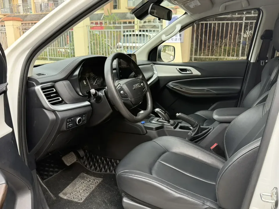 Jiangling Domain Tiger 7 Yuhu 7 2022 2.0T automatic diesel four-wheel drive comfortable standard axle 2022 — миниатюра 5