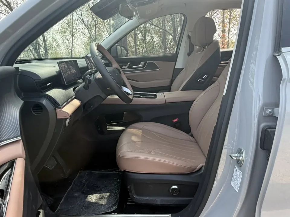Chery Tiggo 8L 2.0T Automatic Premium Edition 2024 — миниатюра 5