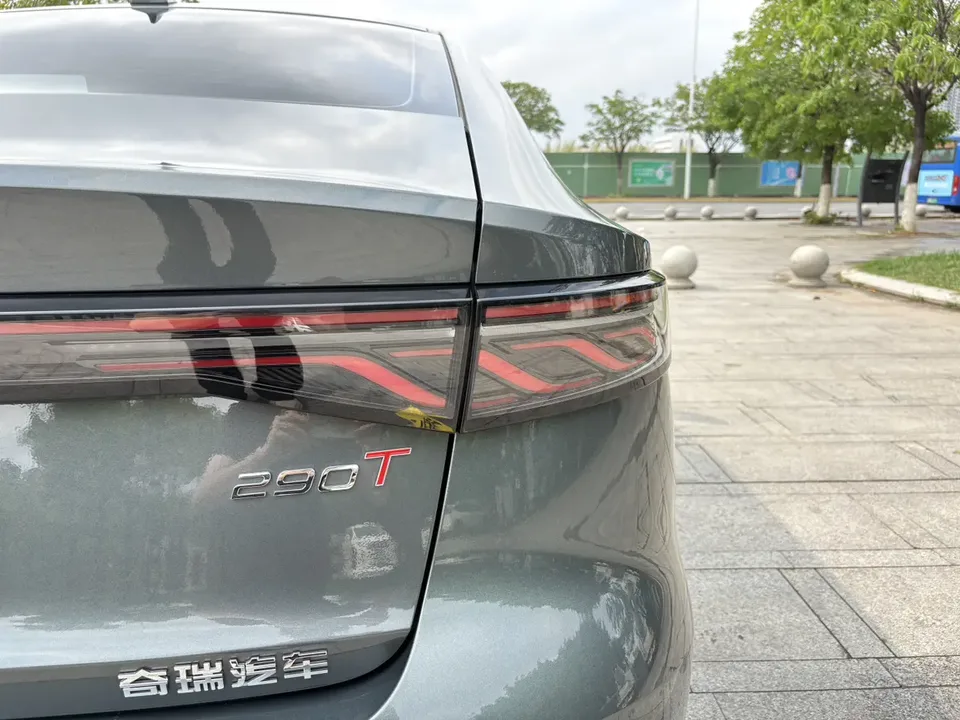 Chery Arrizo 8 PRO 290TGDI DCT Luxury Edition 2025 — миниатюра 3