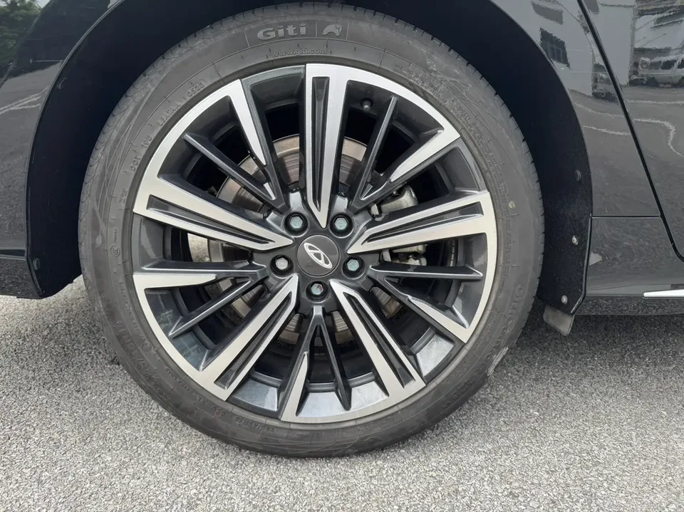 Chery Arrizo 8 1.6TGDI DCT Elegant 2023 — миниатюра 3