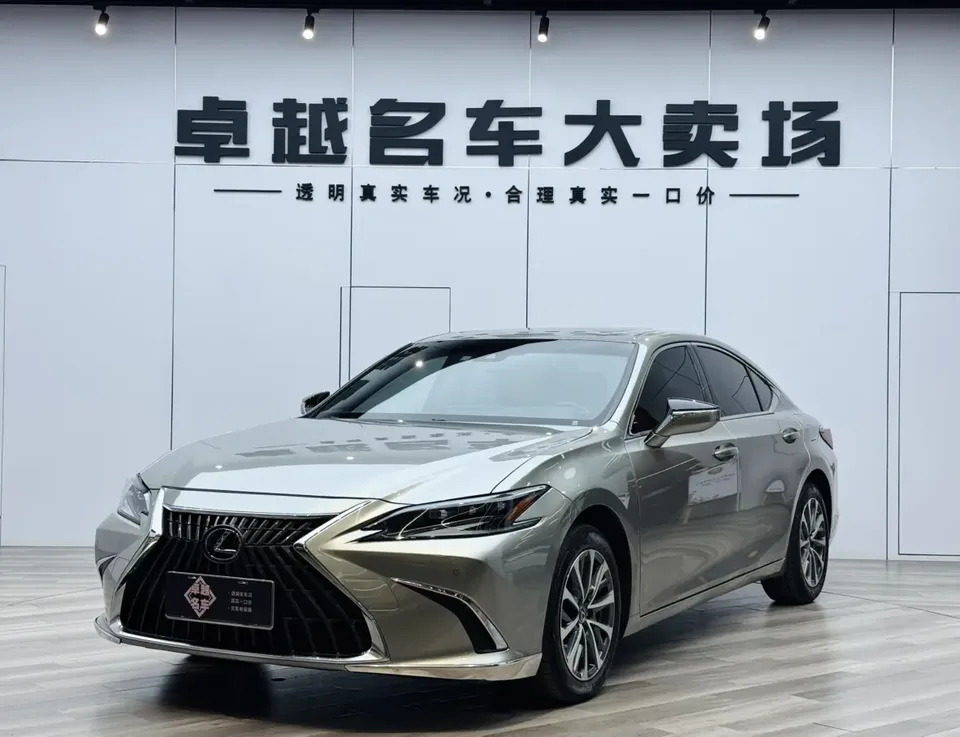 Lexus ES 2024