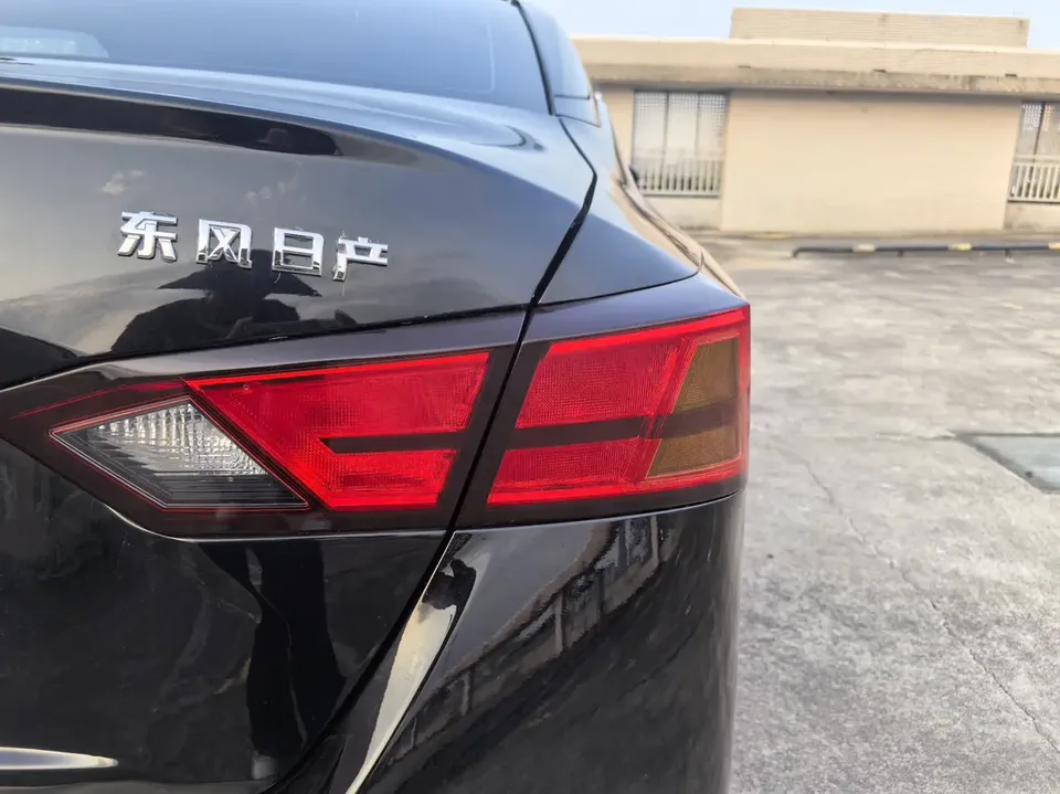 Nissan Altima Teana 2021 2.0L XE Fashion Edition 2022 — миниатюра 3