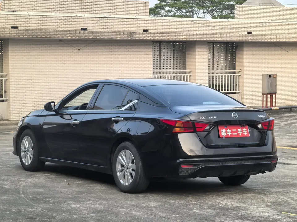 Nissan Altima Teana 2021 2.0L XE Fashion Edition 2022 — миниатюра 5