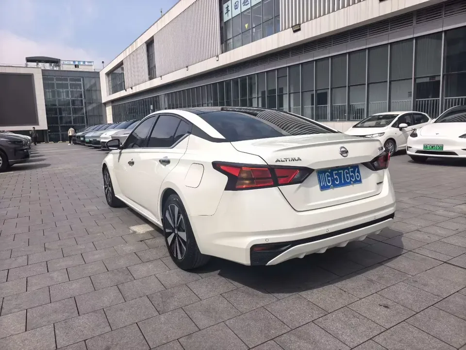 Nissan Altima Teana 2021 2.0L XL Comfort Edition 2022 — миниатюра 4