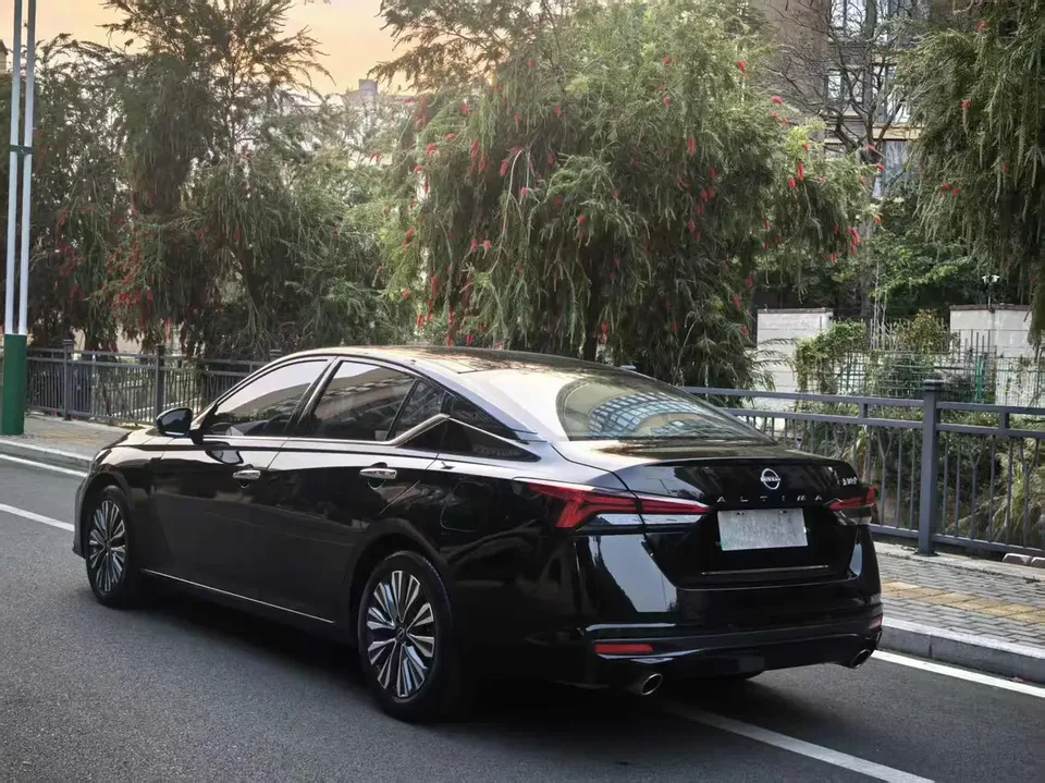 Nissan Altima Teana 2.0L XL-TLS Enjoy Edition 2023 — миниатюра 4