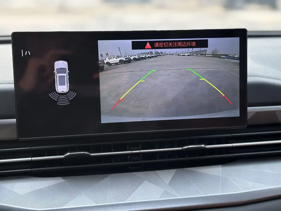 Geely Vision X6 PRO 1.4T Automatic Premium Edition 2023 — миниатюра 3