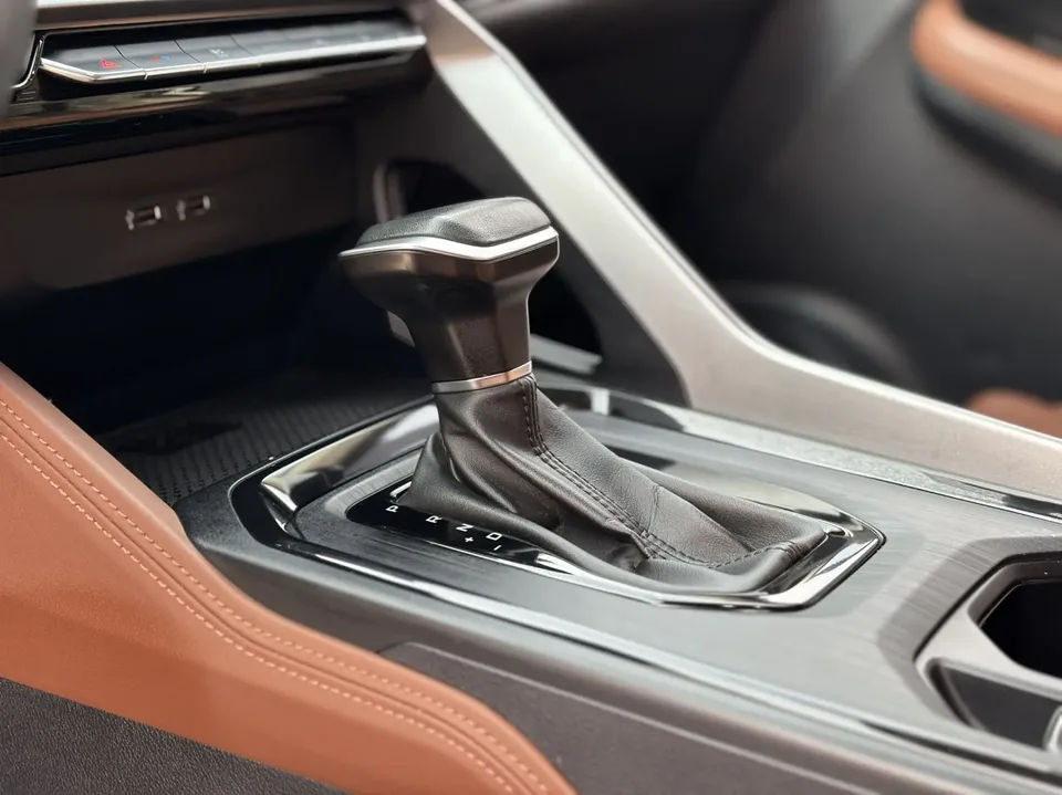 Geely Vision X6 PRO 1.4T Automatic Premium Edition 2023 — миниатюра 4