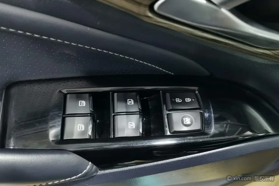 GAC Trumpchi M8 Trumpchi M8 2023 Lingxiu Series 390T Exclusive Edition 2023 — миниатюра 5
