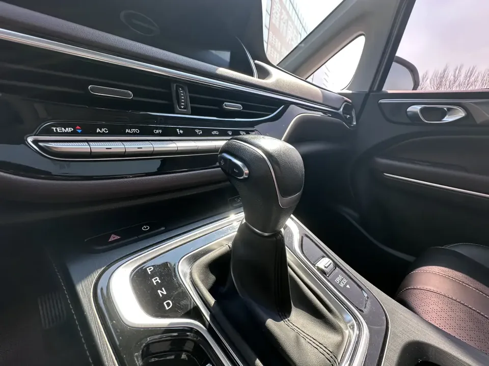 GAC Trumpchi M6 Trumpchi M6 2021 270T Automatic Deluxe Edition 7 Seaters 2022 — thumbnail 3