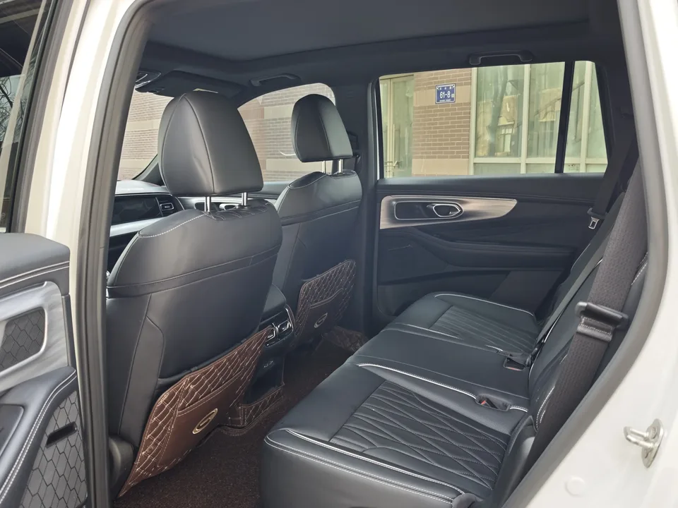 GAC Trumpchi GS8 Trumpchi GS8 2025 Pilot Series 2.0TGDI 2WD 5-seater Luxury Edition 2024 — миниатюра 5