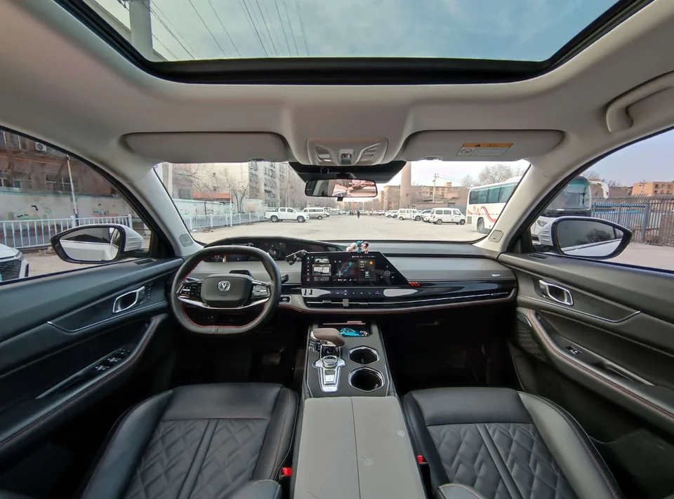 Changan UNI-K Blue Whale iDD 1.5T 130km Premium Type 2022 — миниатюра 3