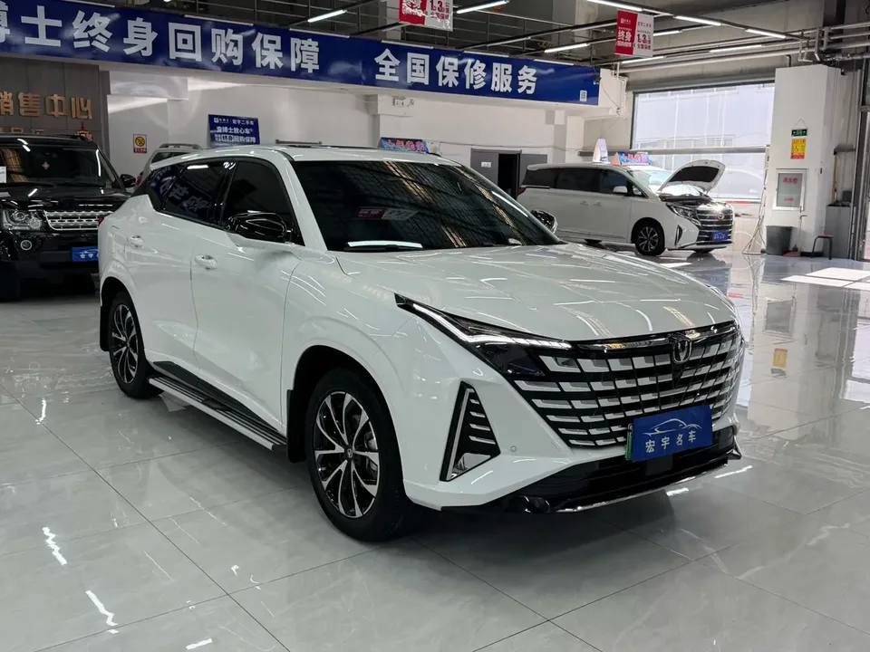 Changan UNI-Z PHEV Blue Whale iDD 125KM Leading Edition 2024 — миниатюра 3
