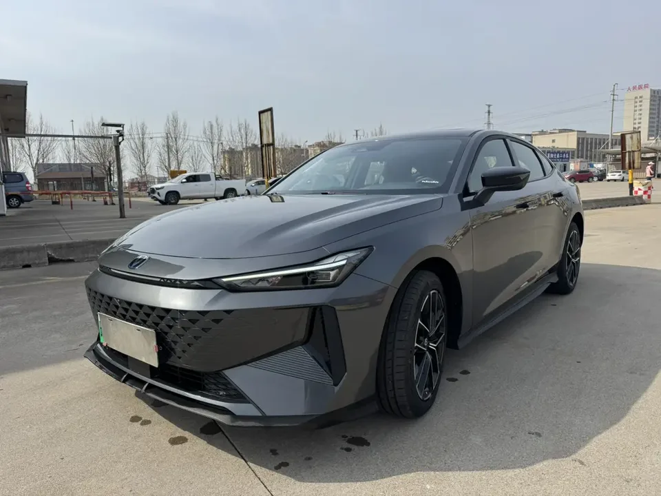 Changan UNI-V 2025