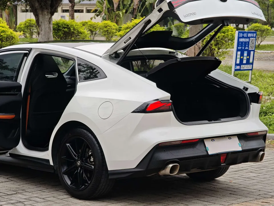 Changan UNI-V 1.5T Premium Edition 2023 — миниатюра 4