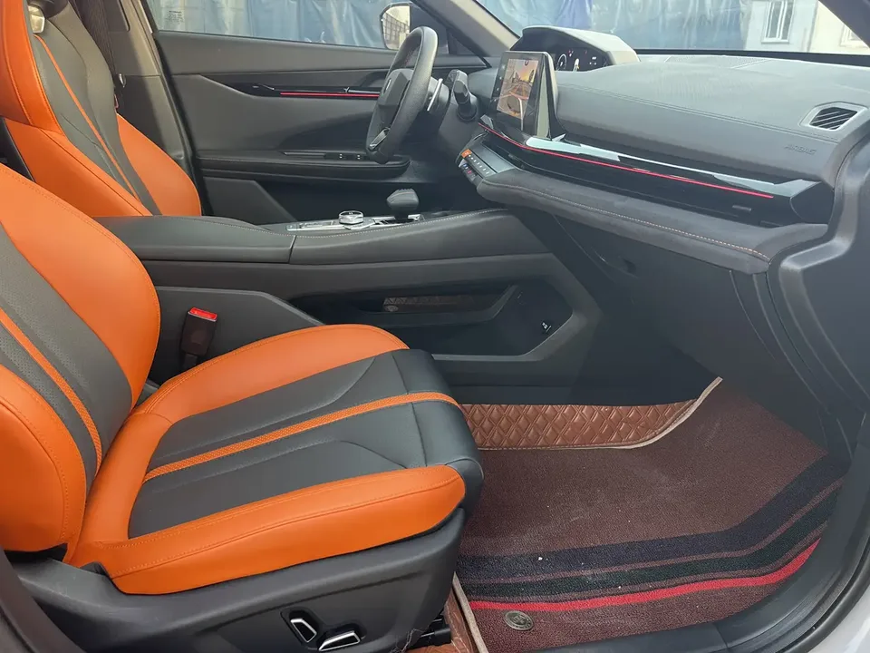 Changan UNI-V UNI-V 2024 1.5T Premium Sports Edition 2024 — thumbnail 3