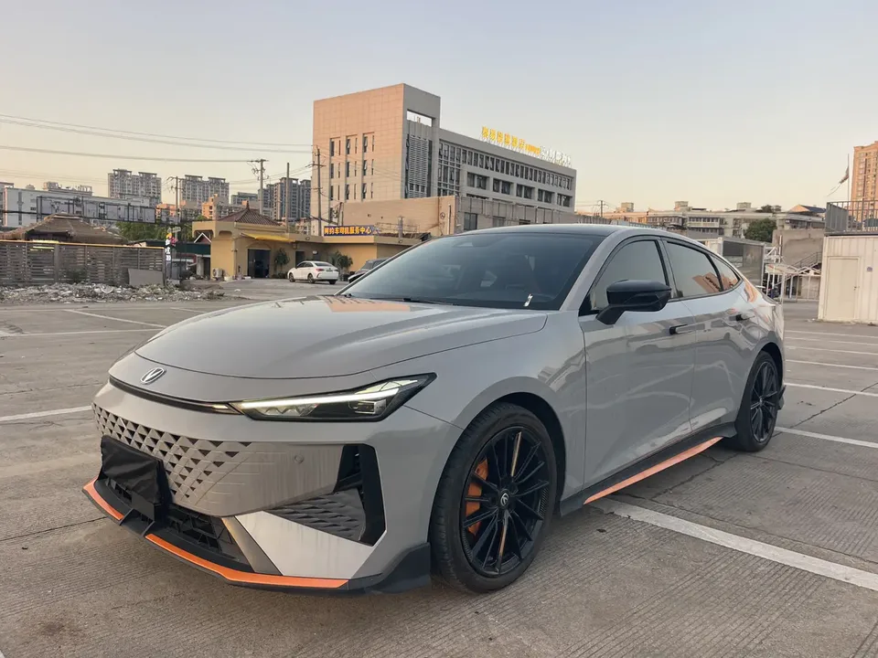 Changan UNI-V UNI-V 2024 1.5T Premium Sports Edition 2024 — photo 1, buy with delivery to Moscow