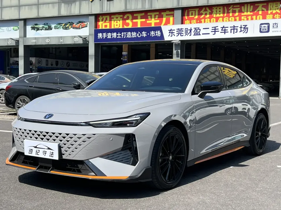 Changan UNI-V UNI-V 2024 1.5T Premium Sports Edition 2025 — photo 1, buy with delivery to Moscow