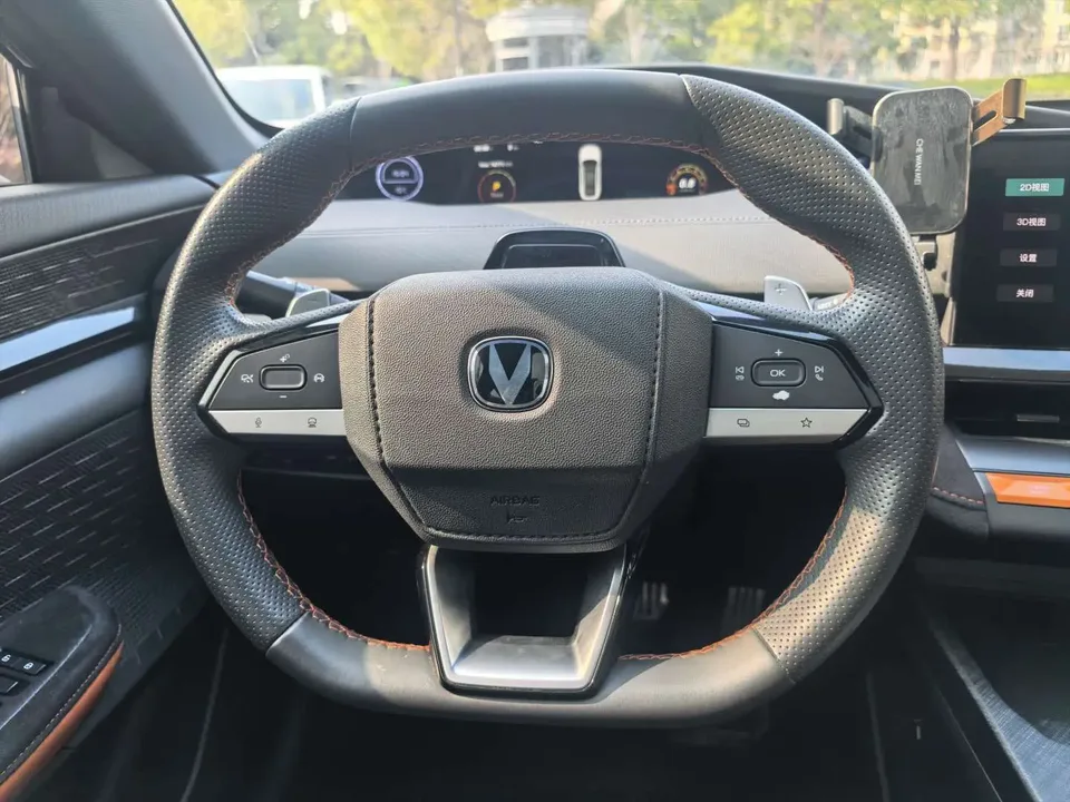 Changan UNI-V 1.5T Sports Edition 2022 — миниатюра 3