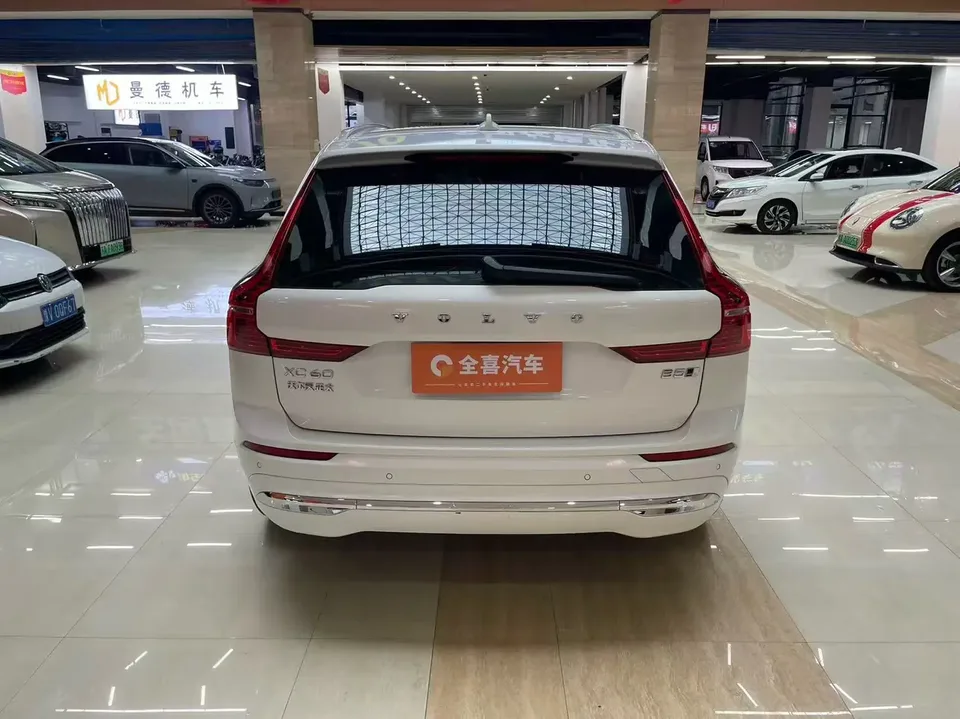 Volvo XC60 Volvo XC60 2022 B5 4WD Zhiyi Luxury Edition 2022 — миниатюра 2