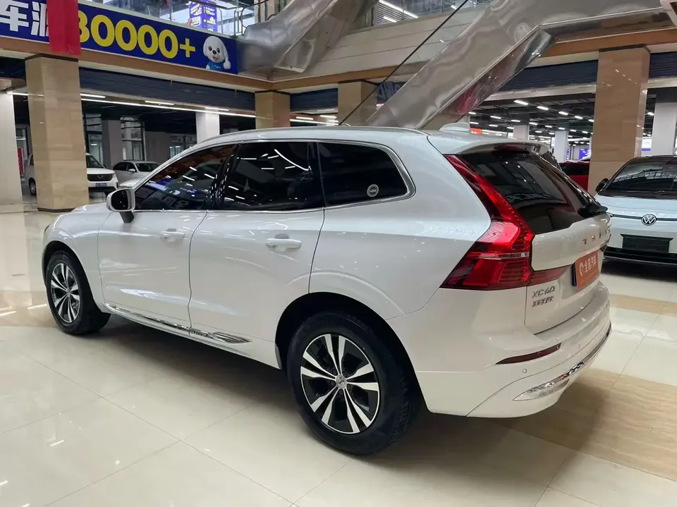 Volvo XC60 Volvo XC60 2022 B5 4WD Zhiyi Luxury Edition 2022 — миниатюра 4