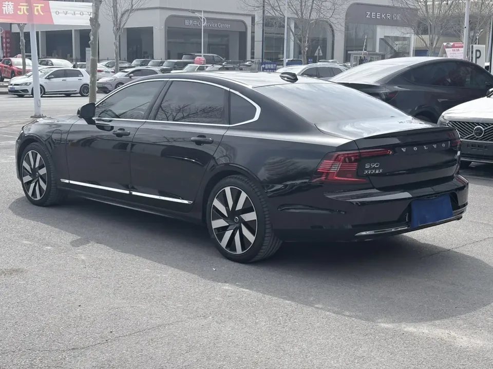 Volvo S90 plug-in hybrid Volvo S90 PHEV 2024 T8 4WD Long Range Zhiya Deluxe Edition 2024 — thumbnail 2