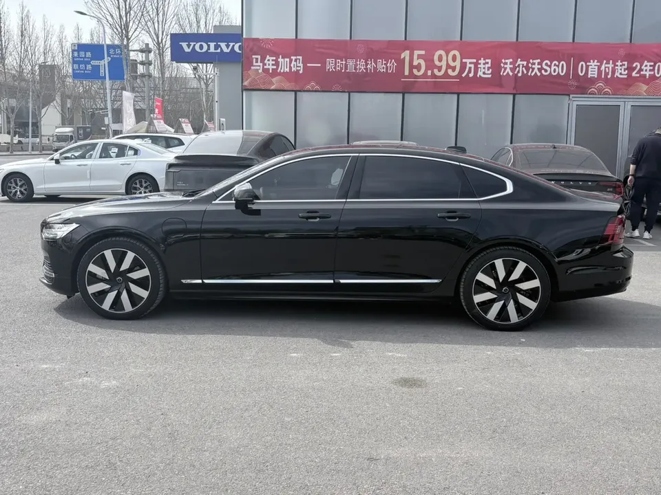 Volvo S90 plug-in hybrid Volvo S90 PHEV 2024 T8 4WD Long Range Zhiya Deluxe Edition 2024 — thumbnail 4